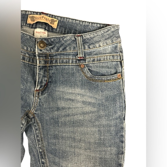 Vintage Y2K Low Rise Jeans Juniors 11  Embroidered Raw Hem Floral 2000s 90s - Picture 4 of 10